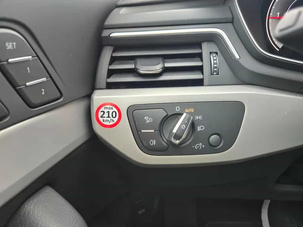 Audi A4 Avant 40 TDI ACC Navi DAB LED Kamera 04/2023-photo-17