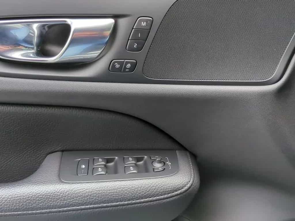 Volvo V60 D4 Inscription *Leder*BLIS*ACC*Kamera* 02/2021-photo-16