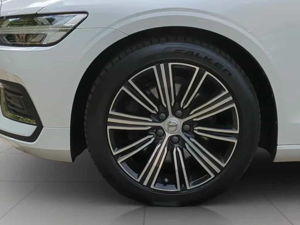 Volvo V60 D4 Inscription *Leder*BLIS*ACC*Kamera* 02/2021-photo-6