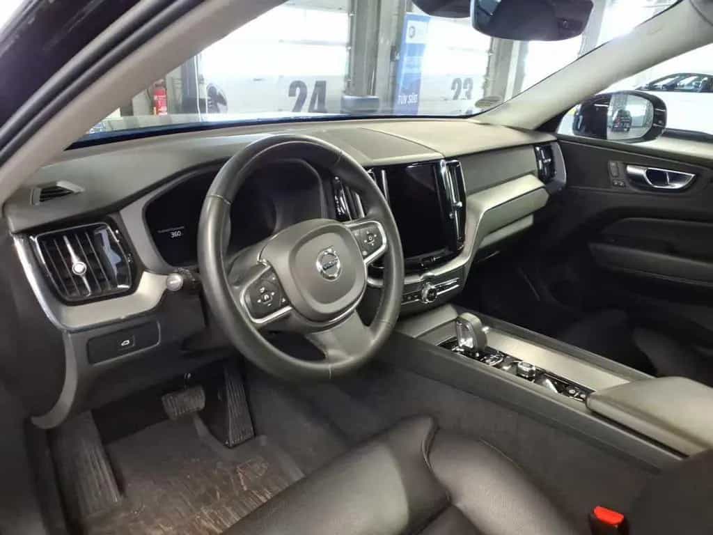 Volvo XC60 Core ALLRAD AHK*VollLed*VollLeder*4xSHZ*Win 12/2022-photo-8
