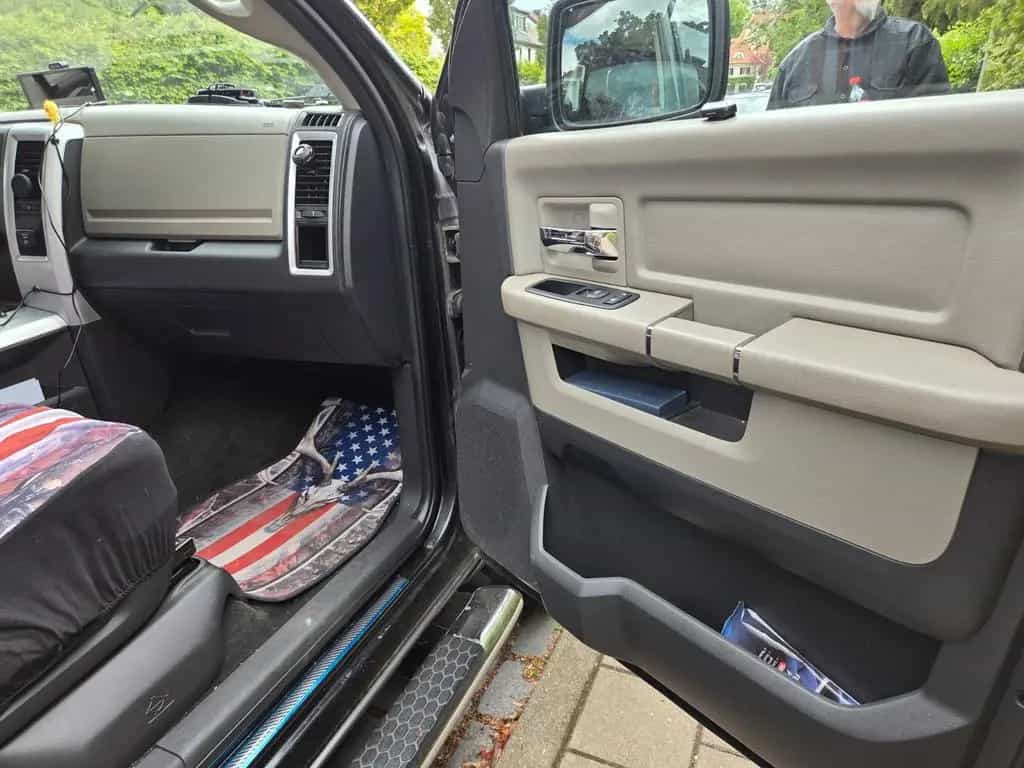 Dodge RAM 5,7 Hemi SLT 12/2011-photo-12