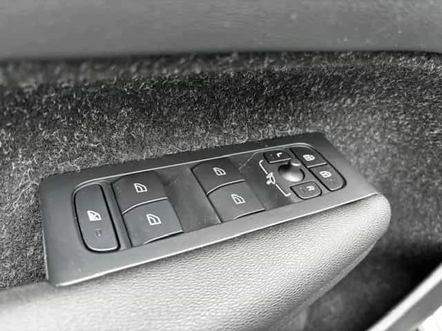 Volvo XC 40 Momentum Pro 360°Kamera/AHZV/Navi/LED 05/2019-photo-14