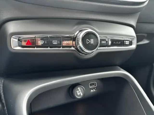 Volvo XC 40 Momentum Pro 360°Kamera/AHZV/Navi/LED 05/2019-photo-17
