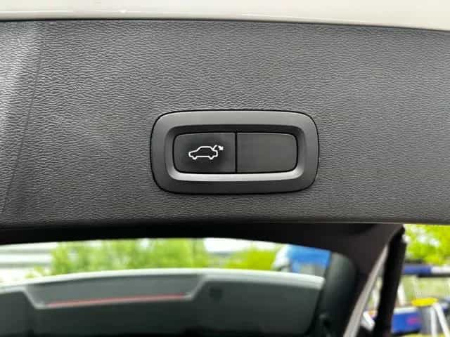 Volvo XC 40 Momentum Pro 360°Kamera/AHZV/Navi/LED 05/2019-photo-9