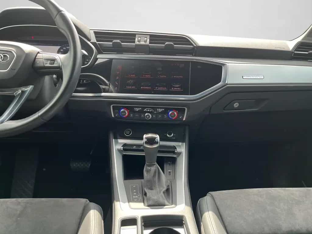 Audi Q3 40 TFSI S tronic quattro AHK RFK LED NAVI 10/2020-photo-11