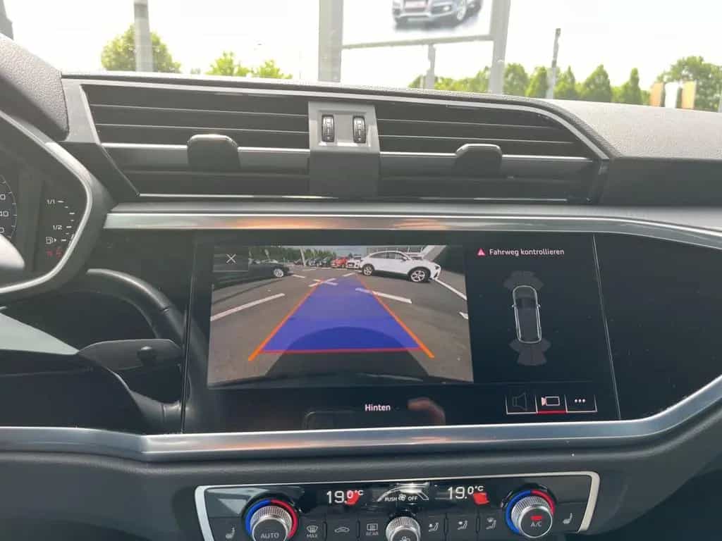 Audi Q3 40 TFSI S tronic quattro AHK RFK LED NAVI 10/2020-photo-17