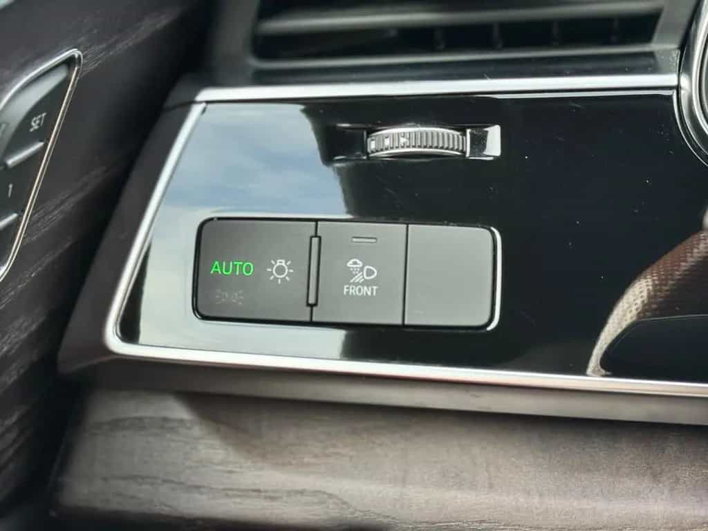 Audi Q8 55 TFSI quattro*PANO*LED*LEDER*ACC*STANDHEIZU 01/2019-photo-17