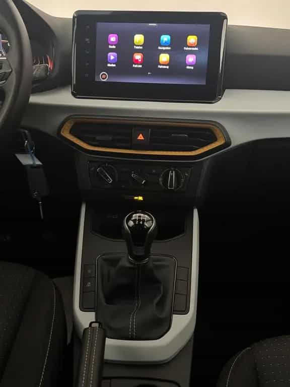 Seat Arona Style LED Navi virtual Parkhilfe DAB apple 10/2024-photo-17
