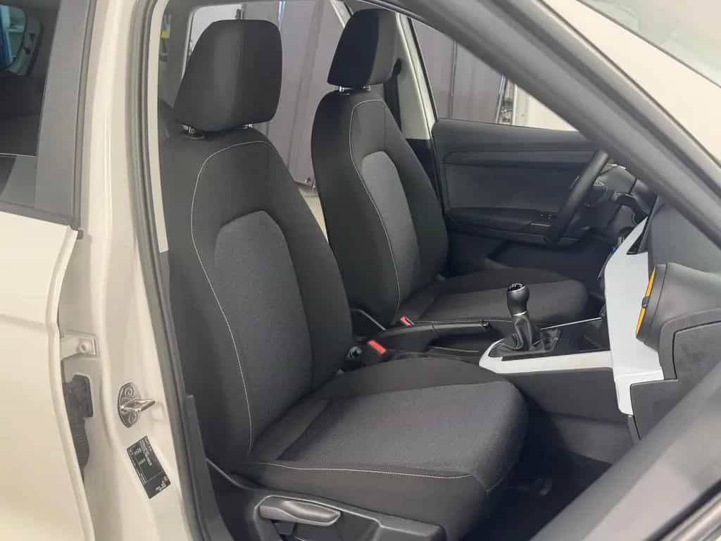 Seat Arona Style LED Navi virtual Parkhilfe DAB apple 10/2024-photo-9