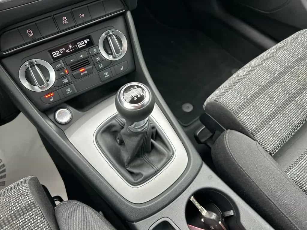 Audi Q3 2.0 TFSI quattro XENON+NAVI+TEMPOM.PDC+AHK 04/2013-photo-14