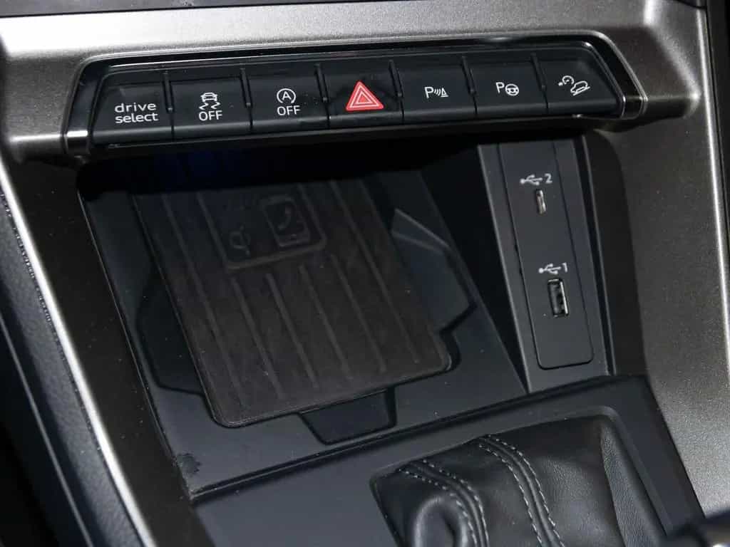 Audi Q3 Sportback 35 TFSI AHK ACC LED Leder Keyless 07/2020-photo-21