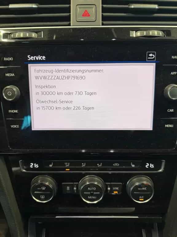 Volkswagen Golf 2.0 TDI DSG Variant R-Line Paket innen auße 06/2017-photo-11