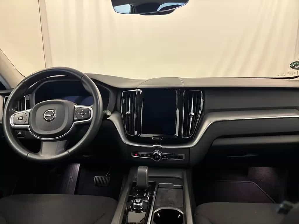 Volvo XC60 Momentum ALLRAD 21*Sdach*STHZG*AHK*LED* 04/2022-photo-8