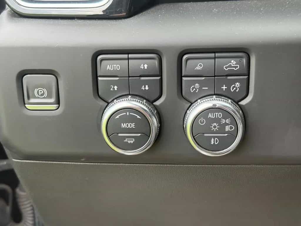 GMC Sierra DENALI 11/2022-photo-11