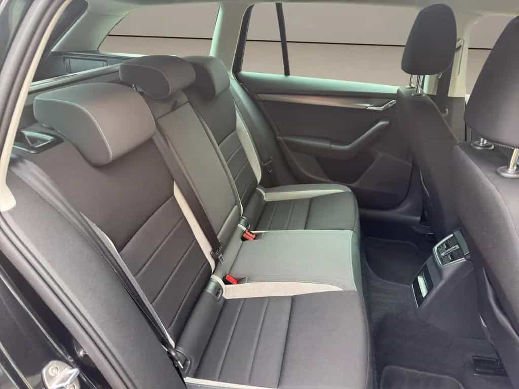 Skoda Octavia Combi Joy 04/2016-photo-14