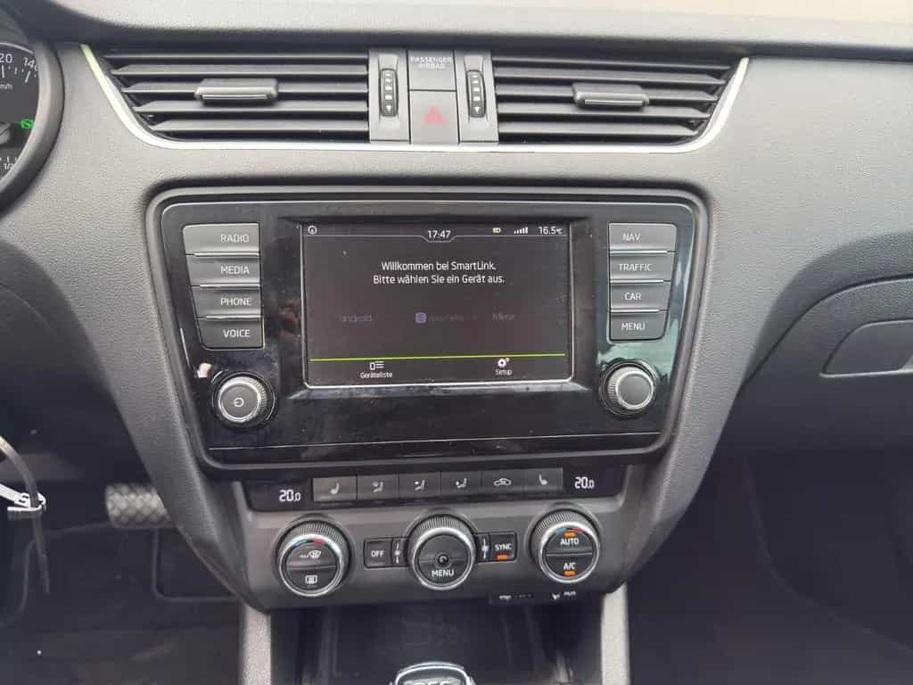 Skoda Octavia Combi Joy 04/2016-photo-8