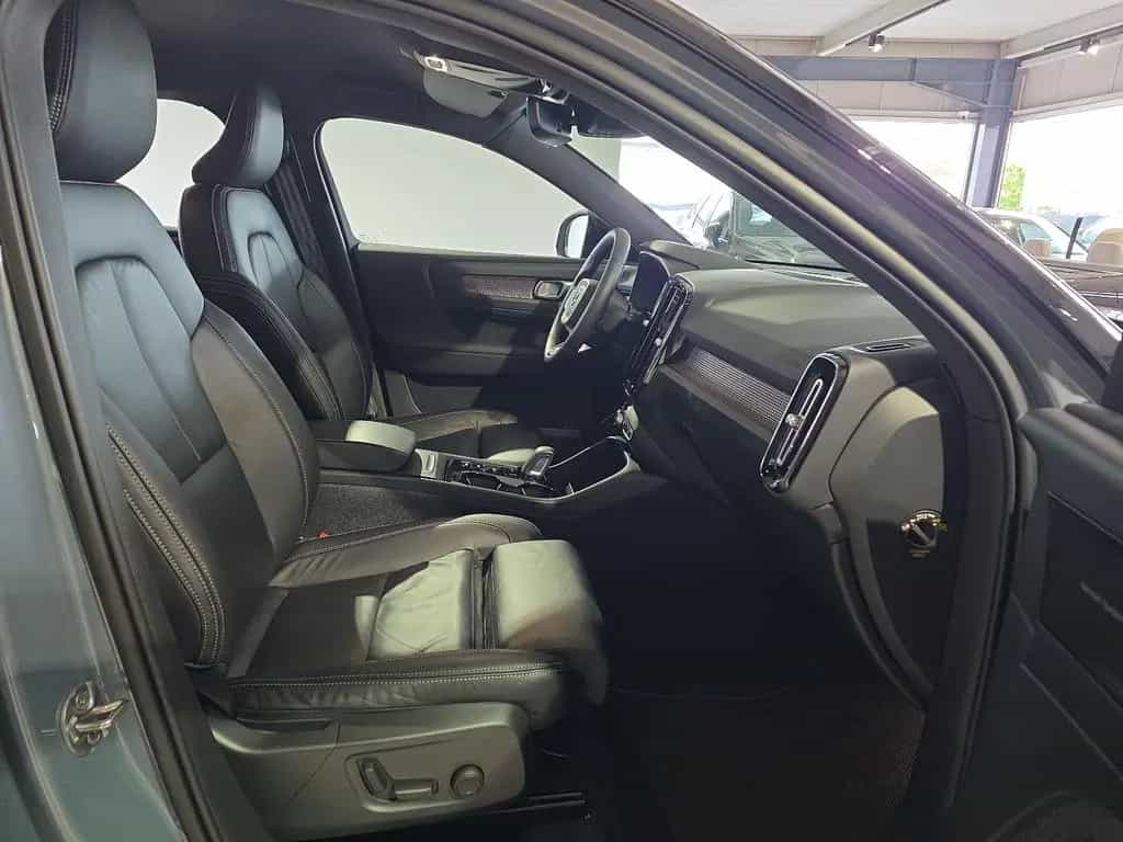 Volvo XC40 B4 R-Design ACC 360° Leder 19Zoll WinterPkt 03/2022-photo-10