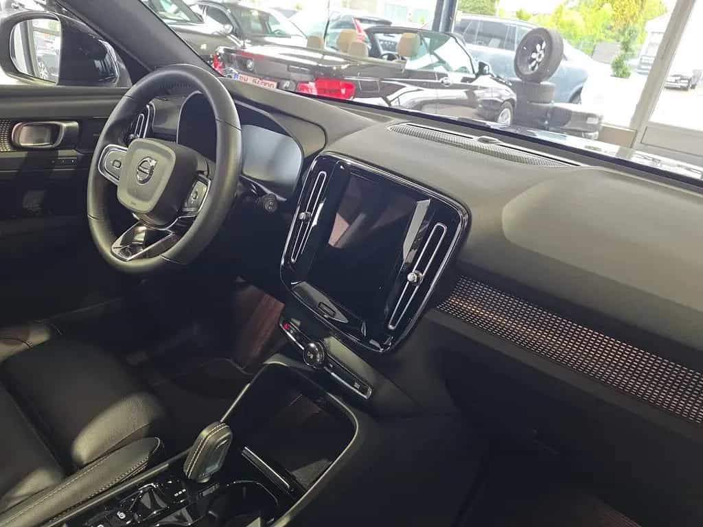 Volvo XC40 B4 R-Design ACC 360° Leder 19Zoll WinterPkt 03/2022-photo-11