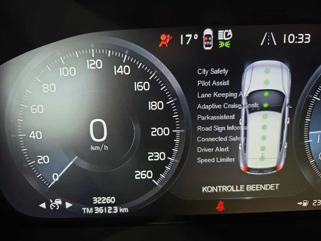 Volvo XC40 B4 R-Design ACC 360° Leder 19Zoll WinterPkt 03/2022-photo-22