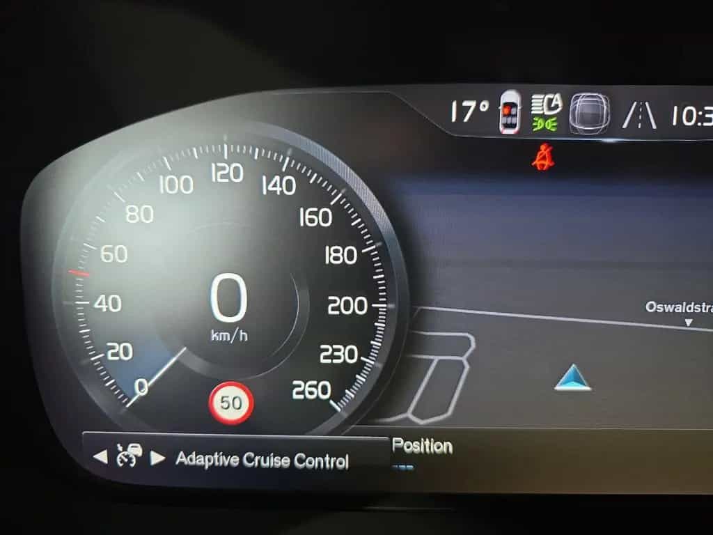 Volvo XC40 B4 R-Design ACC 360° Leder 19Zoll WinterPkt 03/2022-photo-23