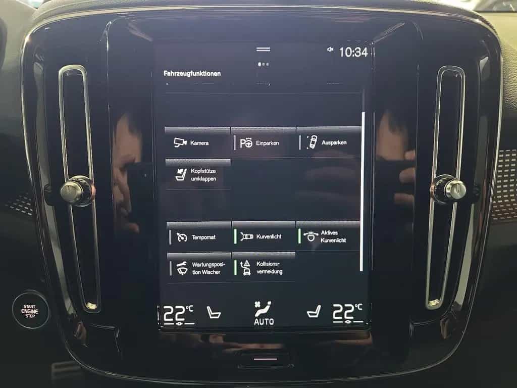 Volvo XC40 B4 R-Design ACC 360° Leder 19Zoll WinterPkt 03/2022-photo-28