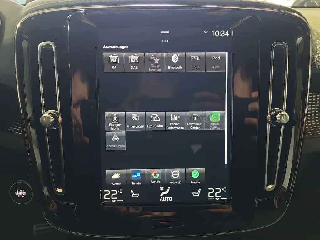Volvo XC40 B4 R-Design ACC 360° Leder 19Zoll WinterPkt 03/2022-photo-29