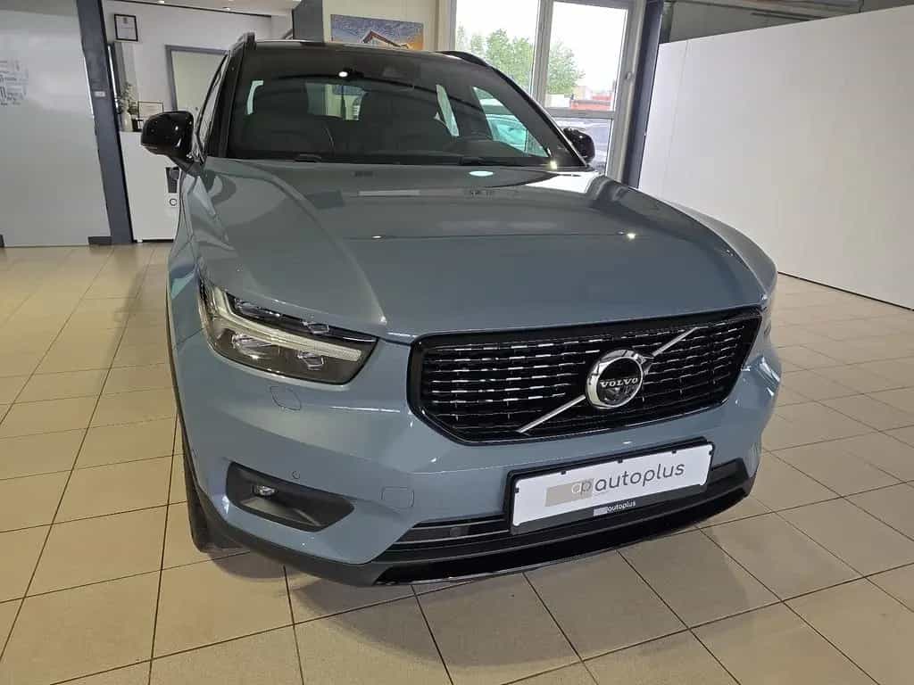 Volvo XC40 B4 R-Design ACC 360° Leder 19Zoll WinterPkt 03/2022-photo-3