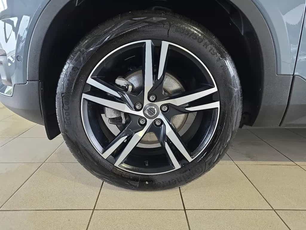 Volvo XC40 B4 R-Design ACC 360° Leder 19Zoll WinterPkt 03/2022-photo-34