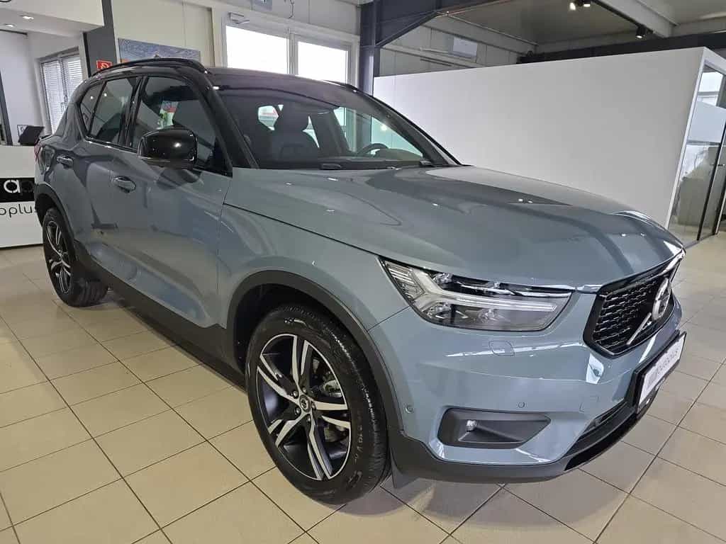 Volvo XC40 B4 R-Design ACC 360° Leder 19Zoll WinterPkt 03/2022-photo-4