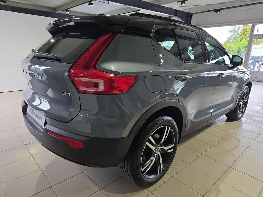 Volvo XC40 B4 R-Design ACC 360° Leder 19Zoll WinterPkt 03/2022-photo-5