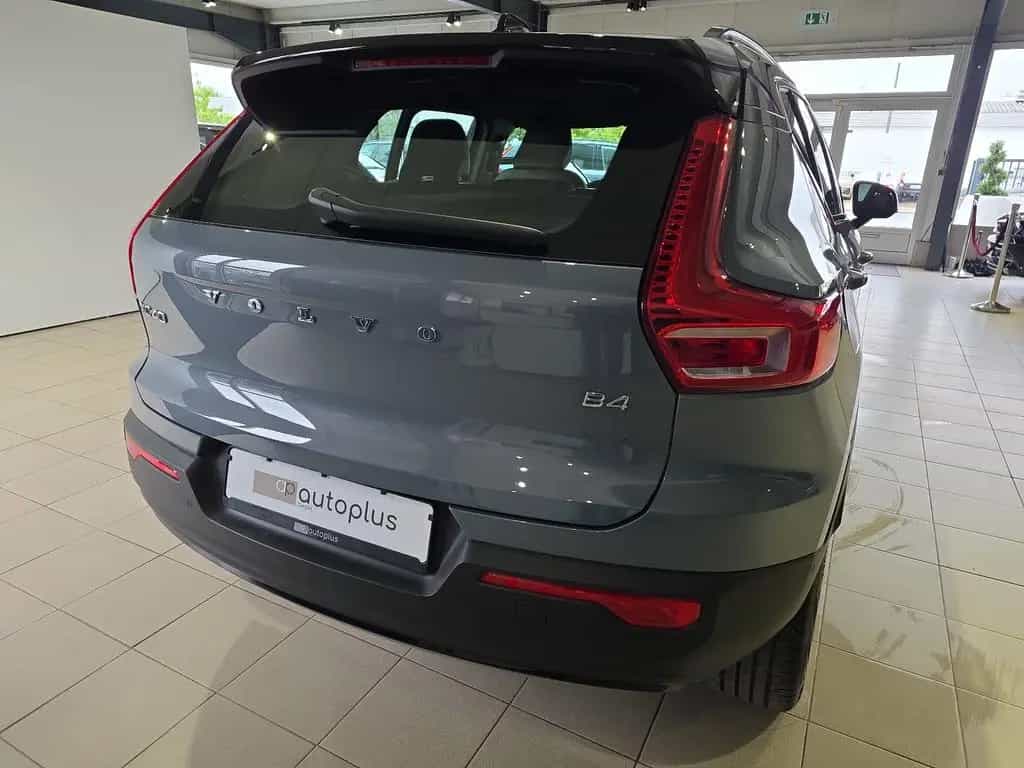 Volvo XC40 B4 R-Design ACC 360° Leder 19Zoll WinterPkt 03/2022-photo-6