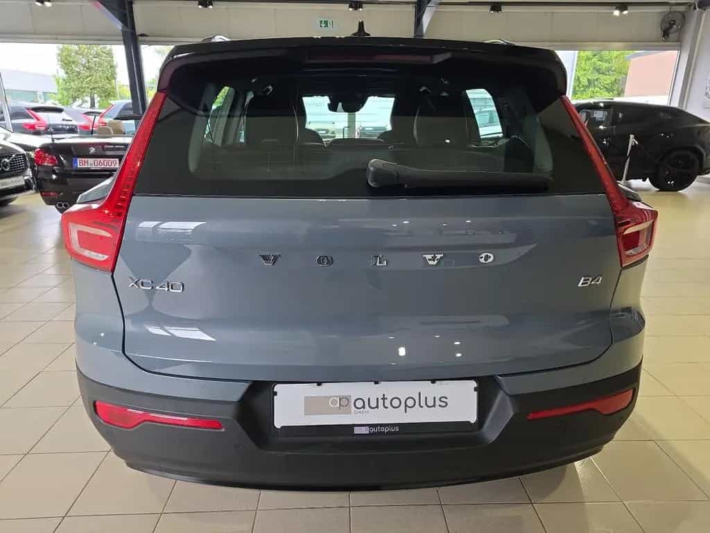 Volvo XC40 B4 R-Design ACC 360° Leder 19Zoll WinterPkt 03/2022-photo-7