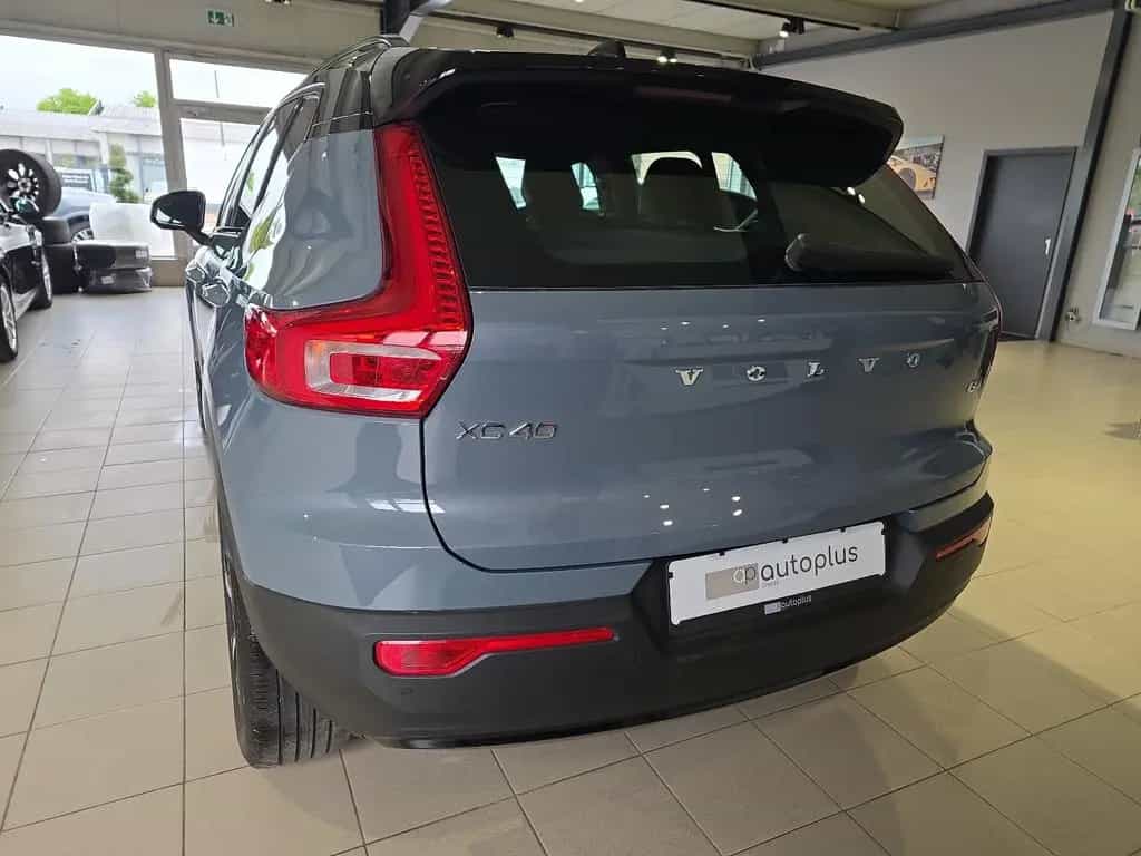 Volvo XC40 B4 R-Design ACC 360° Leder 19Zoll WinterPkt 03/2022-photo-8