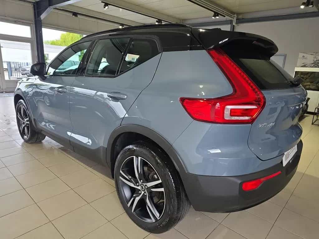Volvo XC40 B4 R-Design ACC 360° Leder 19Zoll WinterPkt 03/2022-photo-9