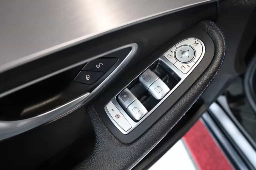 Mercedes-Benz C 220 d KAMERA*AMG-LINE*Night-Paket 08/2020-photo-14