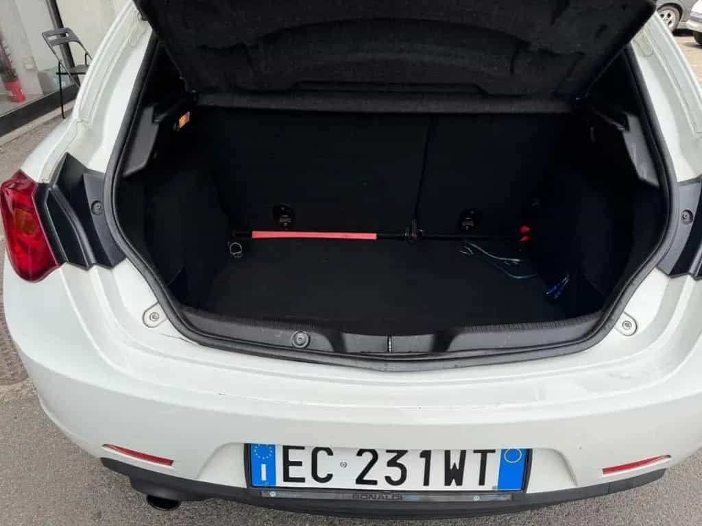 Alfa Romeo Giulietta 1.4 Turbo 120 CV Distinctiv 07/2010-photo-14