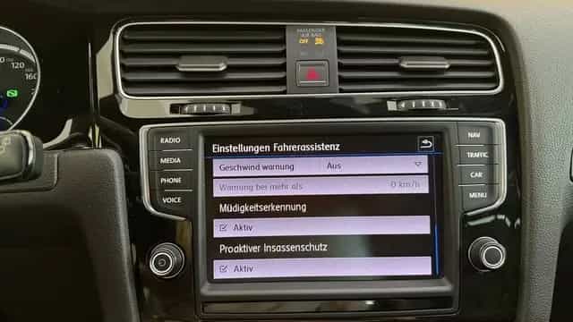 Volkswagen Golf VII R BMT 4Motion*AUTOMATIK*SHZ*NAVI* 02/2017-photo-34