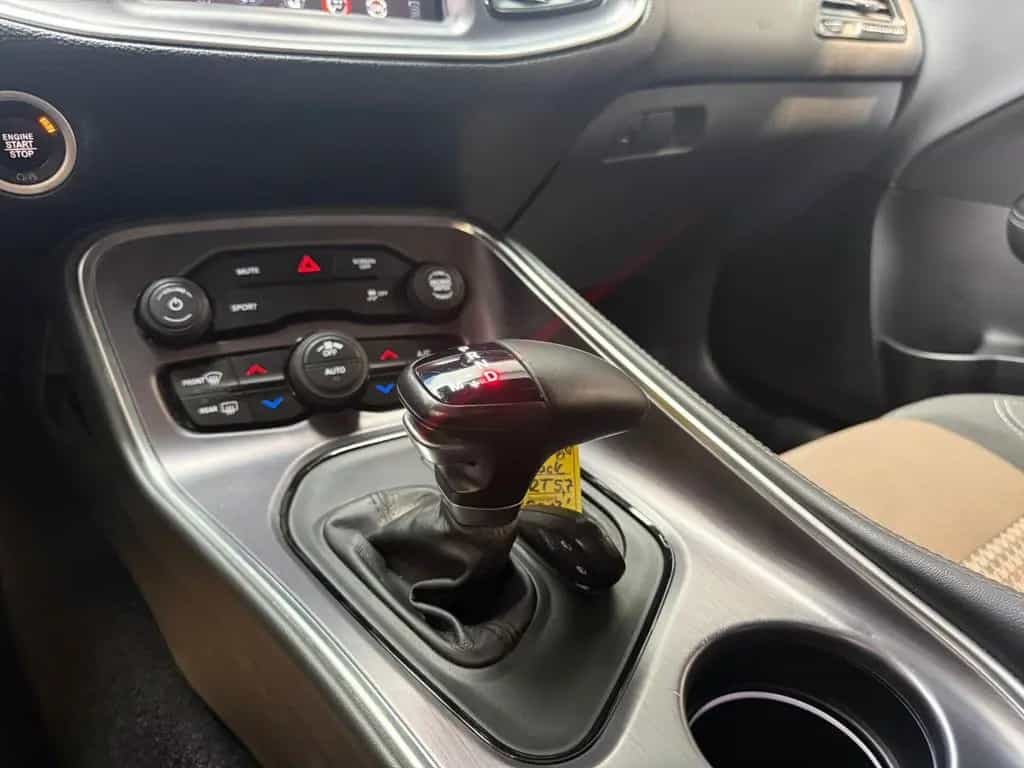 Dodge Challenger *SHZ*PDC*Start-Stopp*8-Fach* 02/2017-photo-12