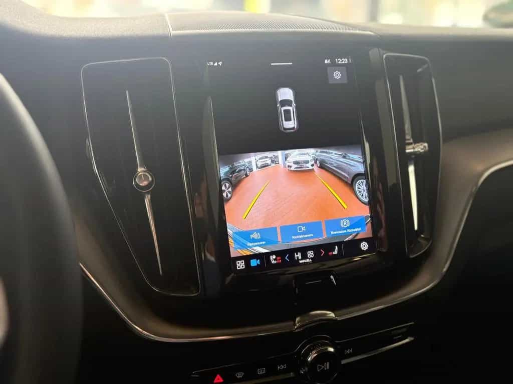 Volvo XC 60 B4 AUTOMATIK-NAVI-LEDER-AHK-DAB+KAMERA 02/2022-photo-18