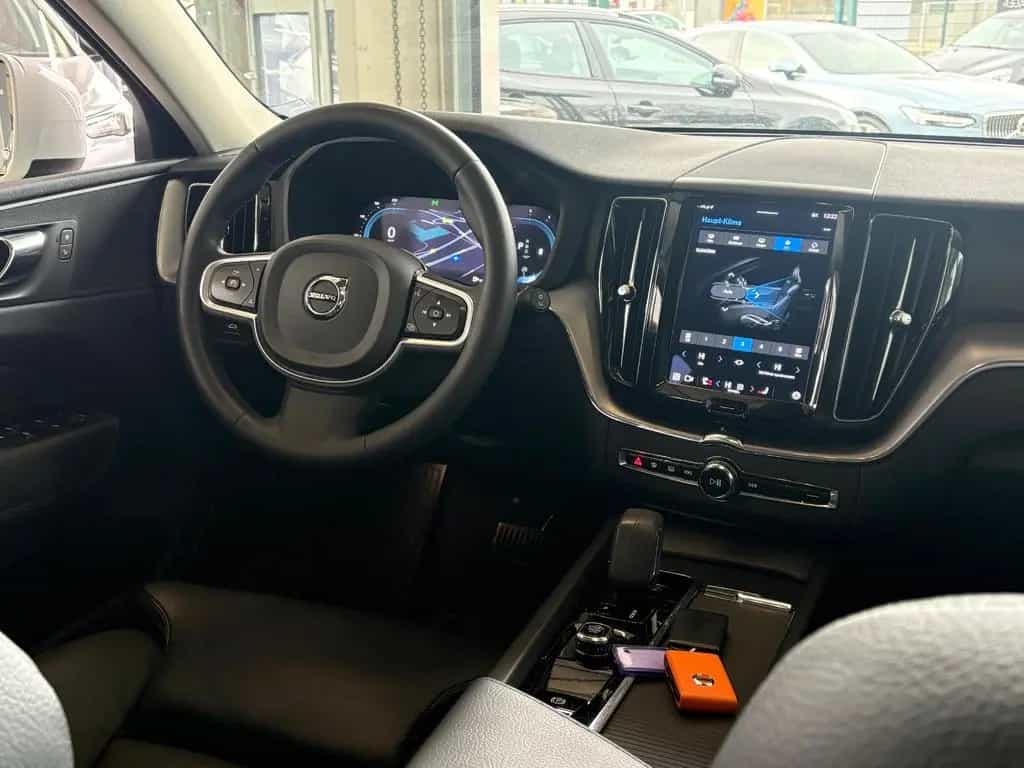 Volvo XC 60 B4 AUTOMATIK-NAVI-LEDER-AHK-DAB+KAMERA 02/2022-photo-22