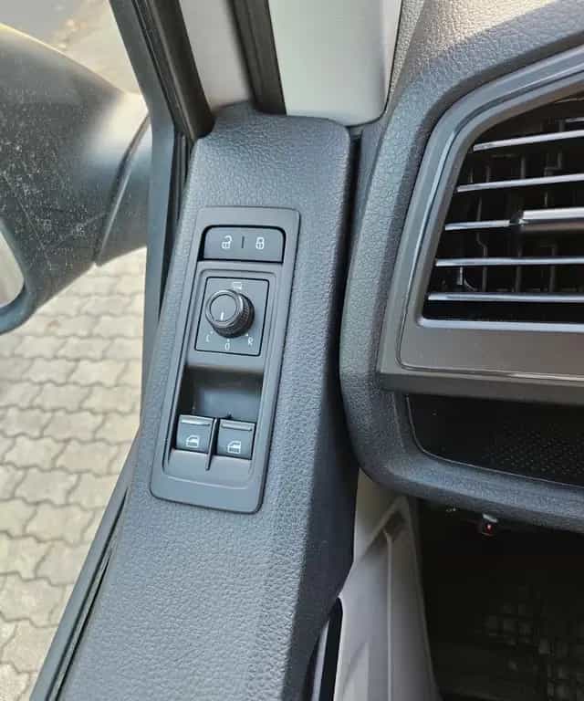 Volkswagen T6 Transporter 1.HAND AUTOMATIK NAVI KLIMA TOP 11/2018-photo-35
