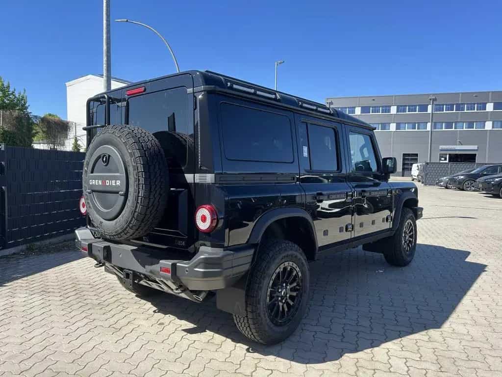 INEOS Grenadier BLACK EDITION *NEU**SONDERMODELL* 05/2026-photo-2