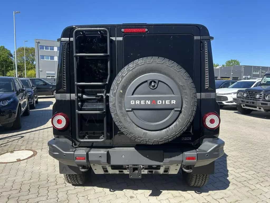 INEOS Grenadier BLACK EDITION *NEU**SONDERMODELL* 05/2026-photo-3