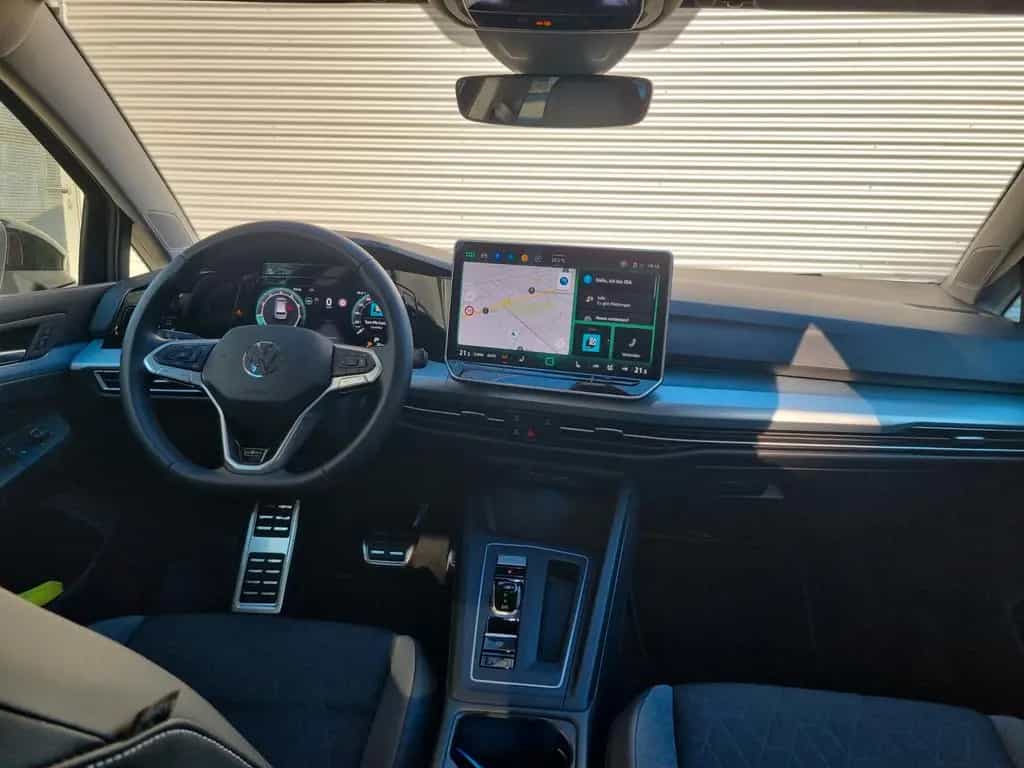 Volkswagen Golf VIII 1.5 eTSI DSG Goal MATRIX KAMERA AHK 05/2025-photo-16