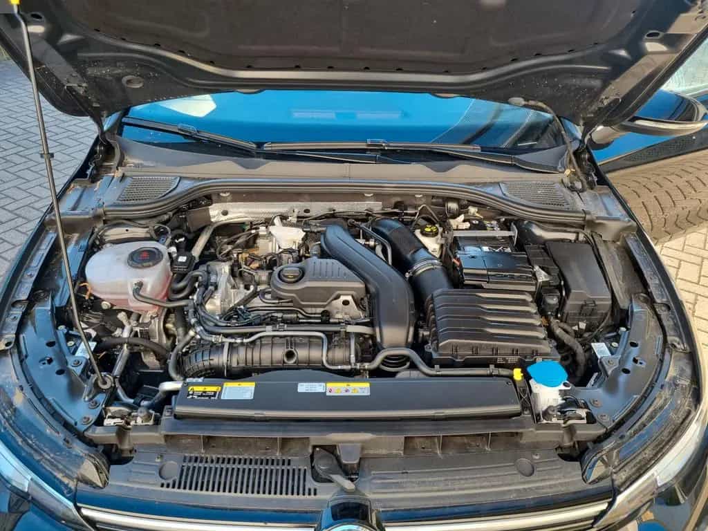 Volkswagen Golf VIII 1.5 eTSI DSG Goal MATRIX KAMERA AHK 05/2025-photo-18