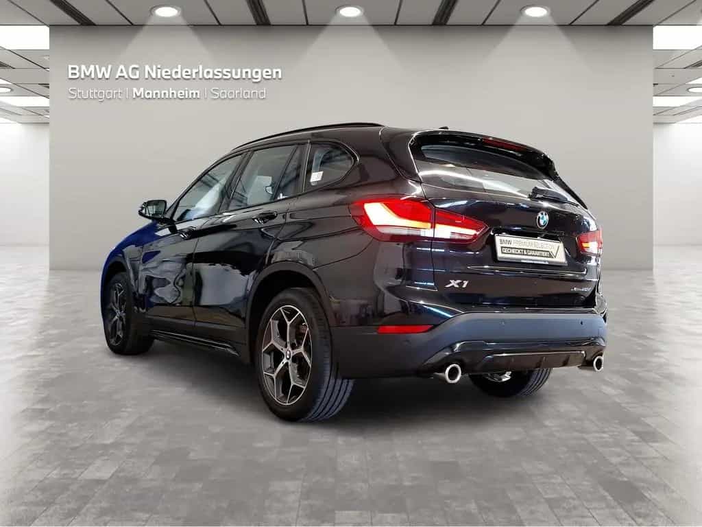 BMW X1 xDrive20d Sport Line Navi AHK Kamera HiFi 03/2021-photo-1