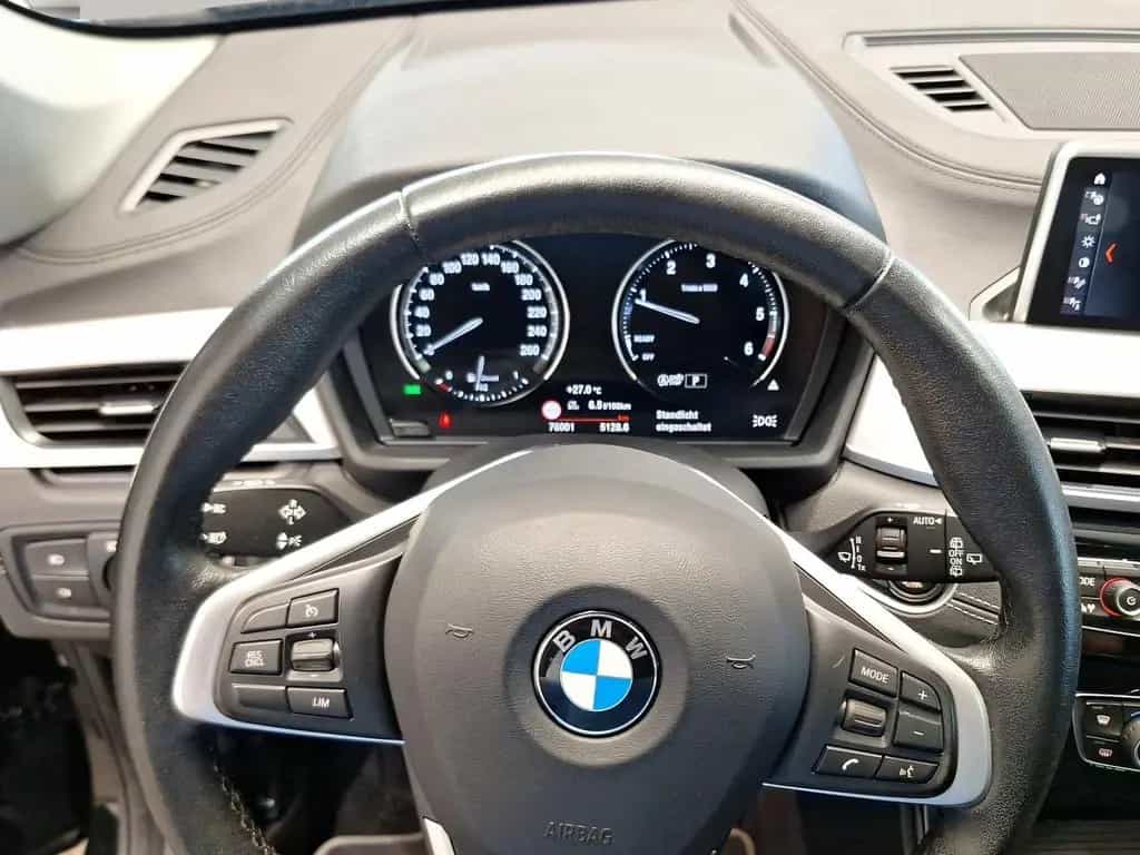 BMW X1 xDrive20d Sport Line Navi AHK Kamera HiFi 03/2021-photo-12