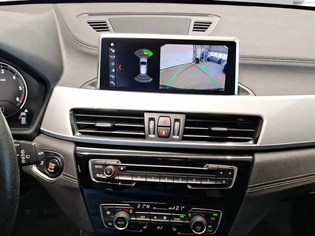 BMW X1 xDrive20d Sport Line Navi AHK Kamera HiFi 03/2021-photo-14
