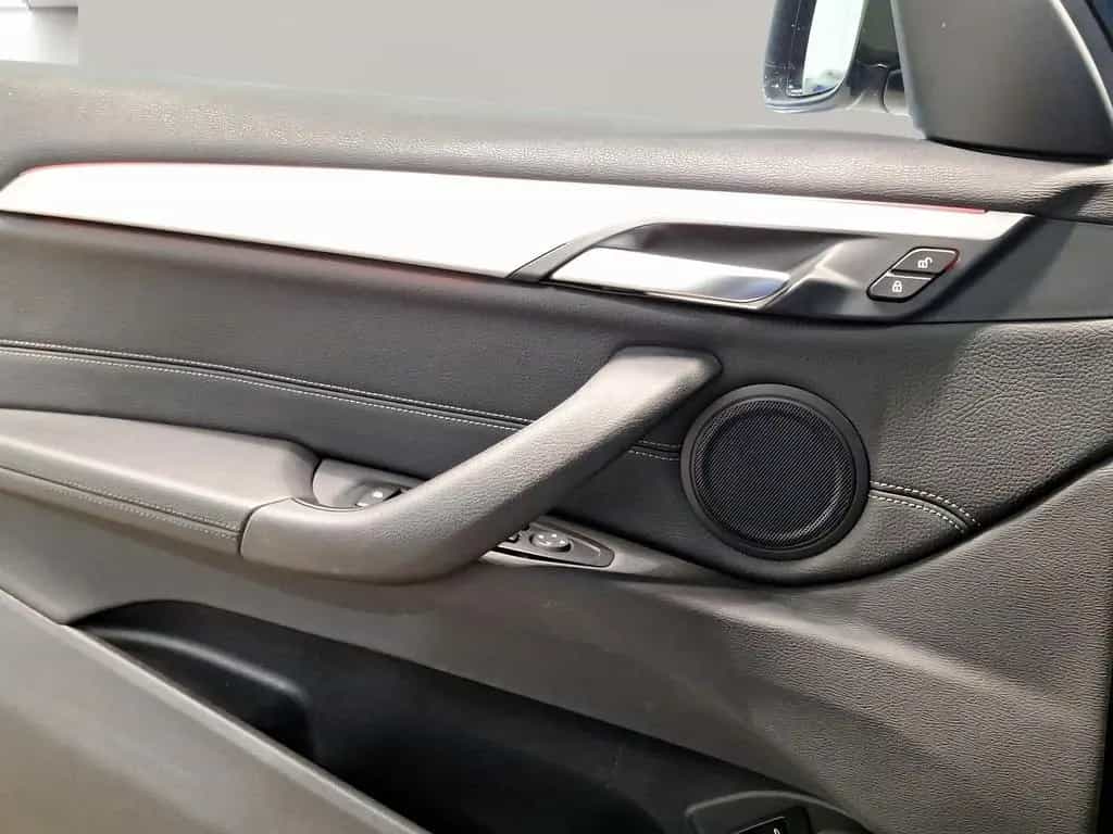 BMW X1 xDrive20d Sport Line Navi AHK Kamera HiFi 03/2021-photo-15