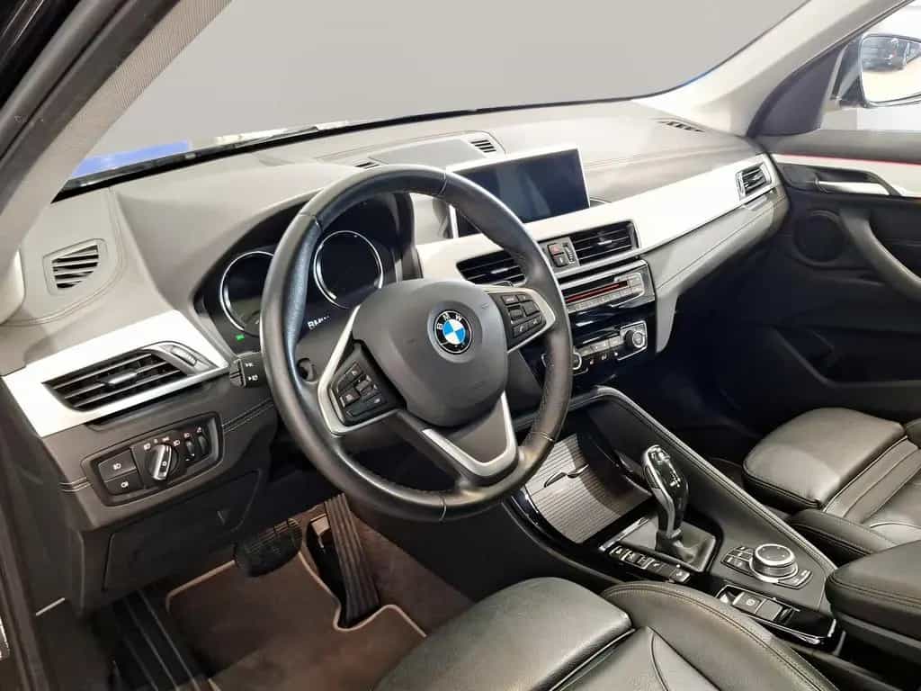 BMW X1 xDrive20d Sport Line Navi AHK Kamera HiFi 03/2021-photo-3
